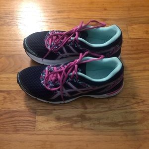 Women’s asics tennis shoes